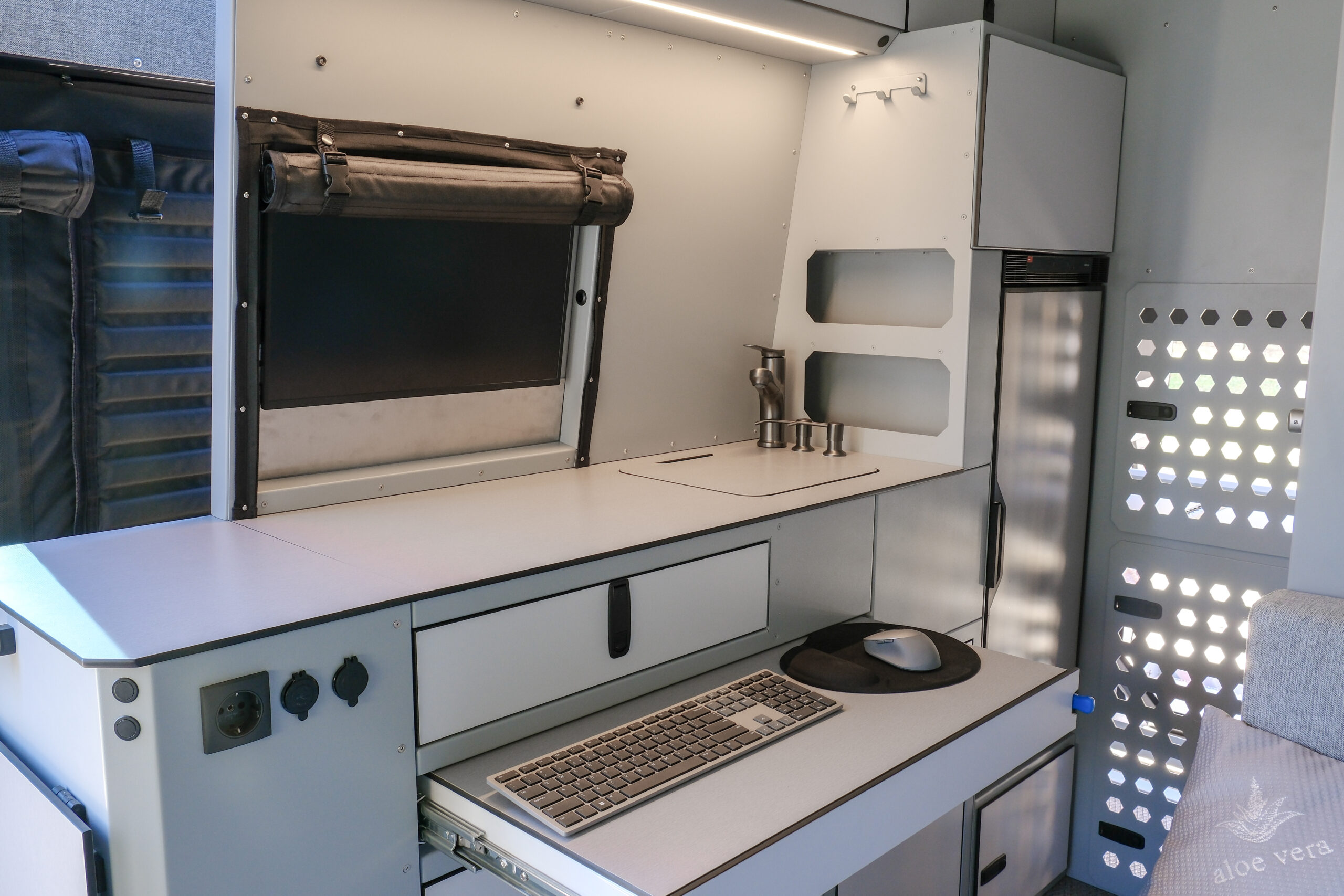 Mercedes Sprinter 907 L2H2 4×4