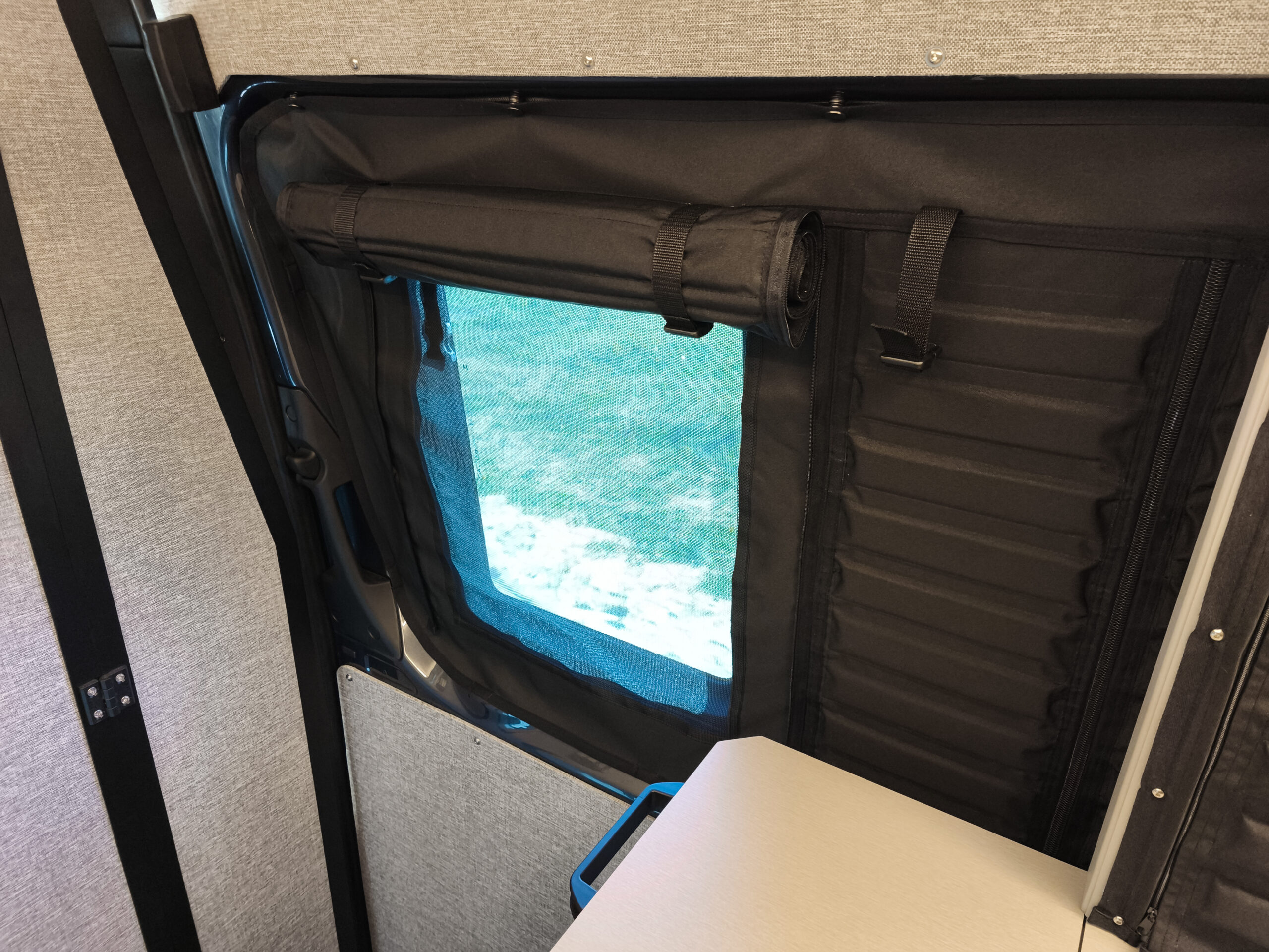 Mercedes Sprinter 907 L2H2 4×4