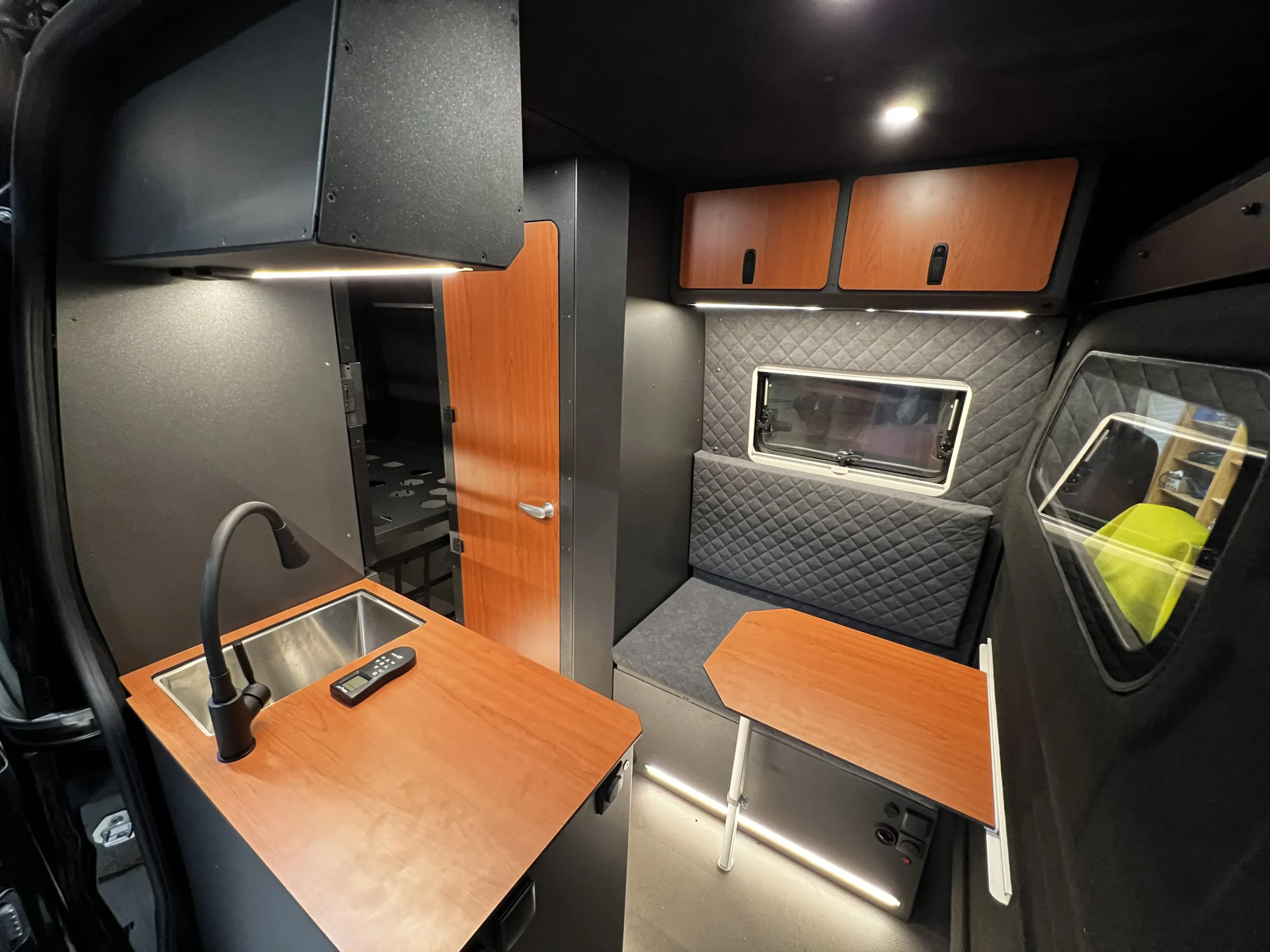 Mercedes Sprinter 910 L2H2