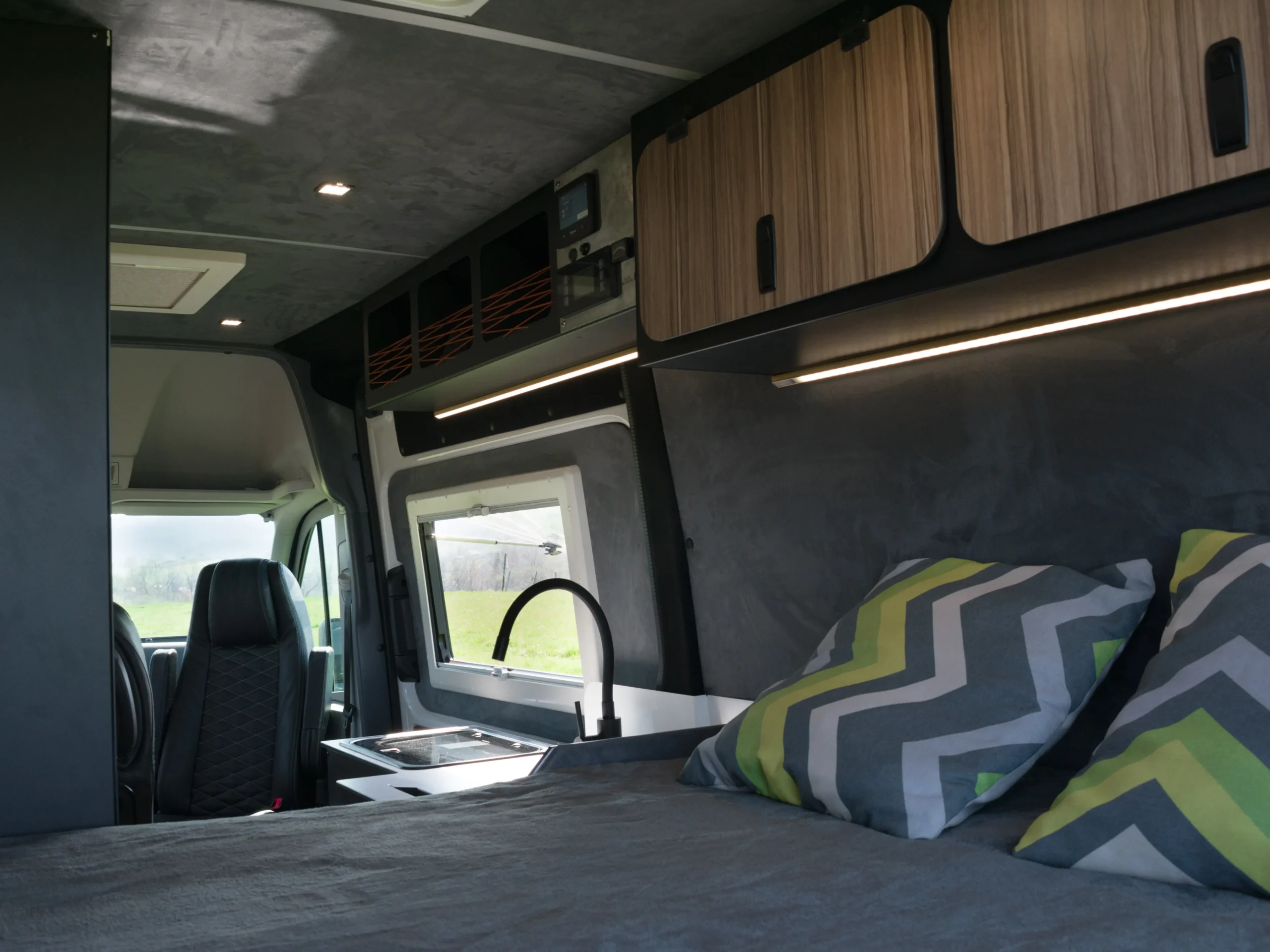 VW Crafter II L3H2 — Zbudowany od podstaw
