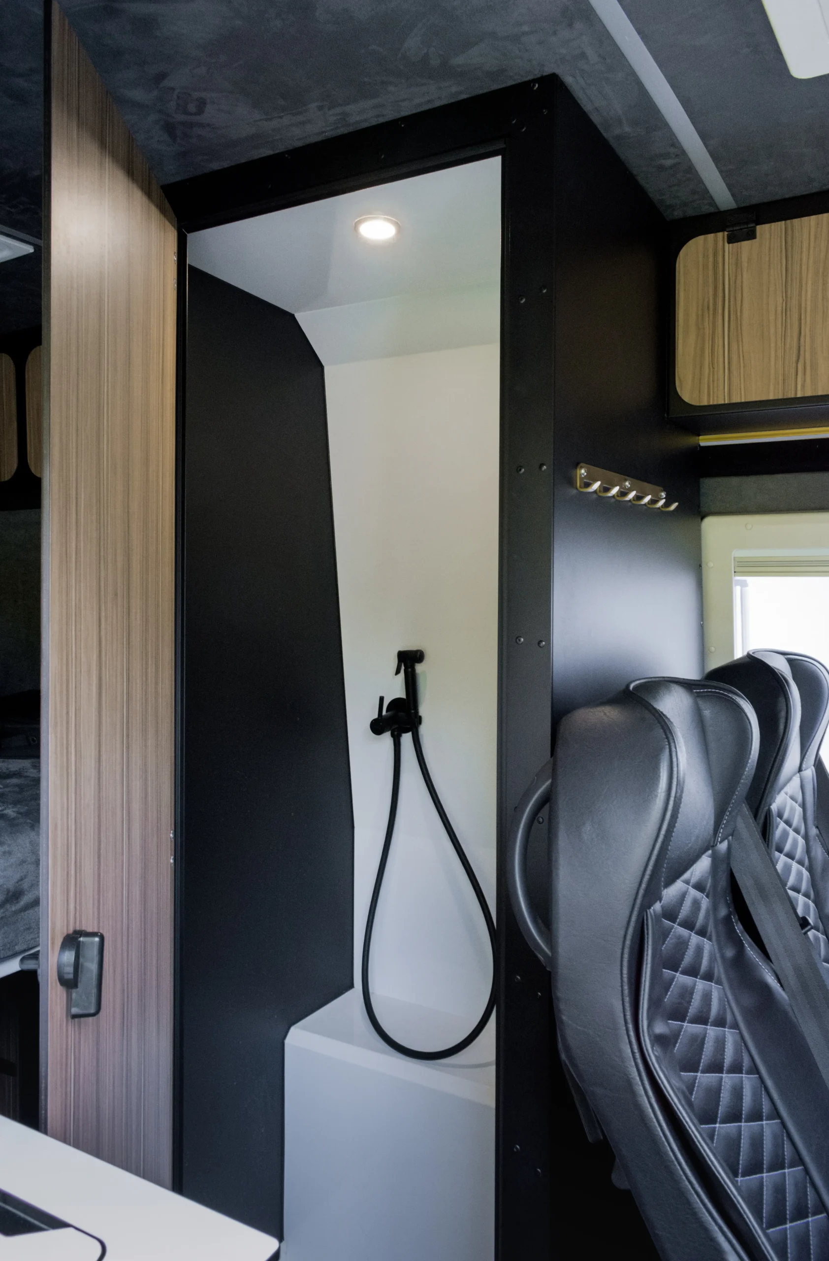 VW Crafter II L3H2 — Zbudowany od podstaw